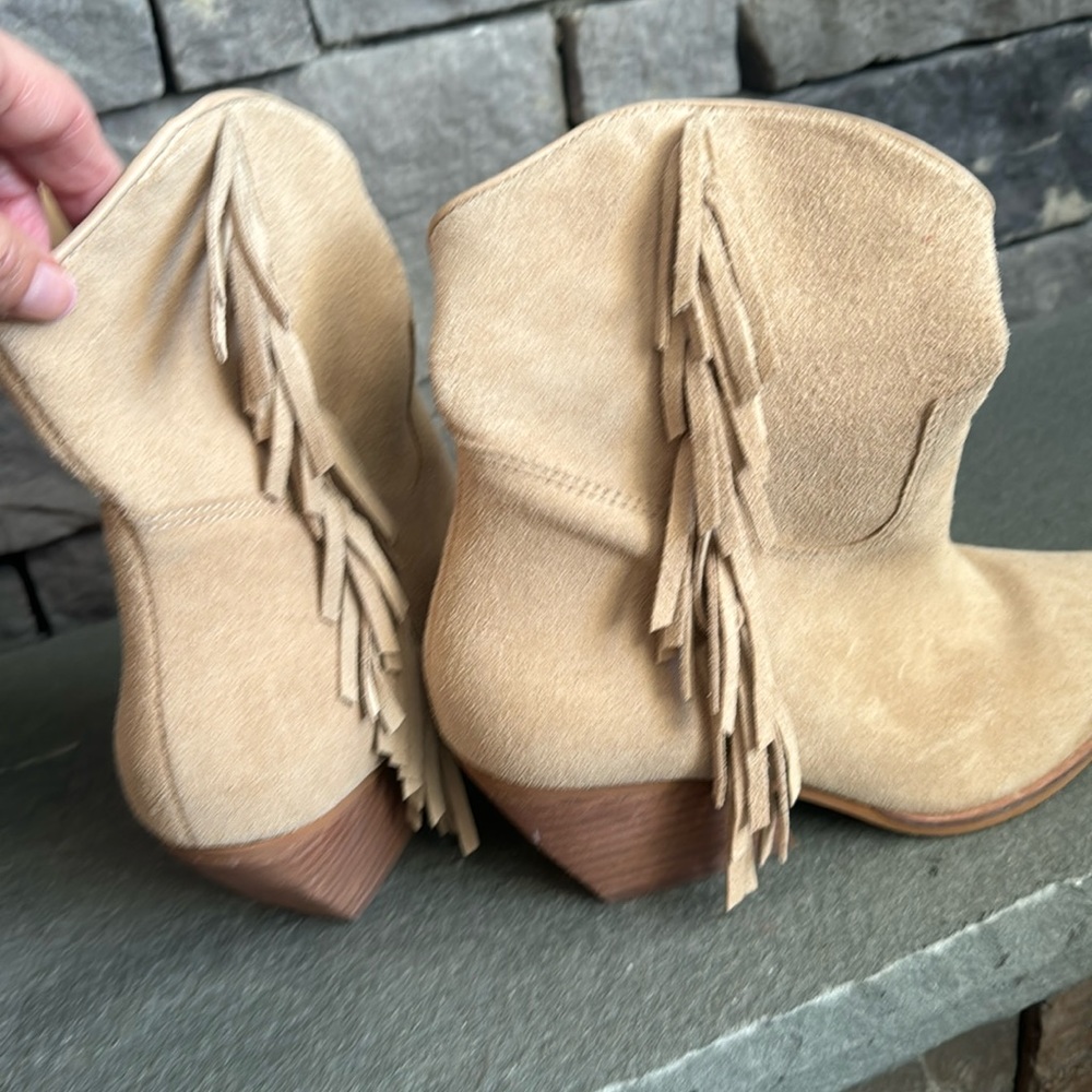 Steve madden size 6 fringe boot